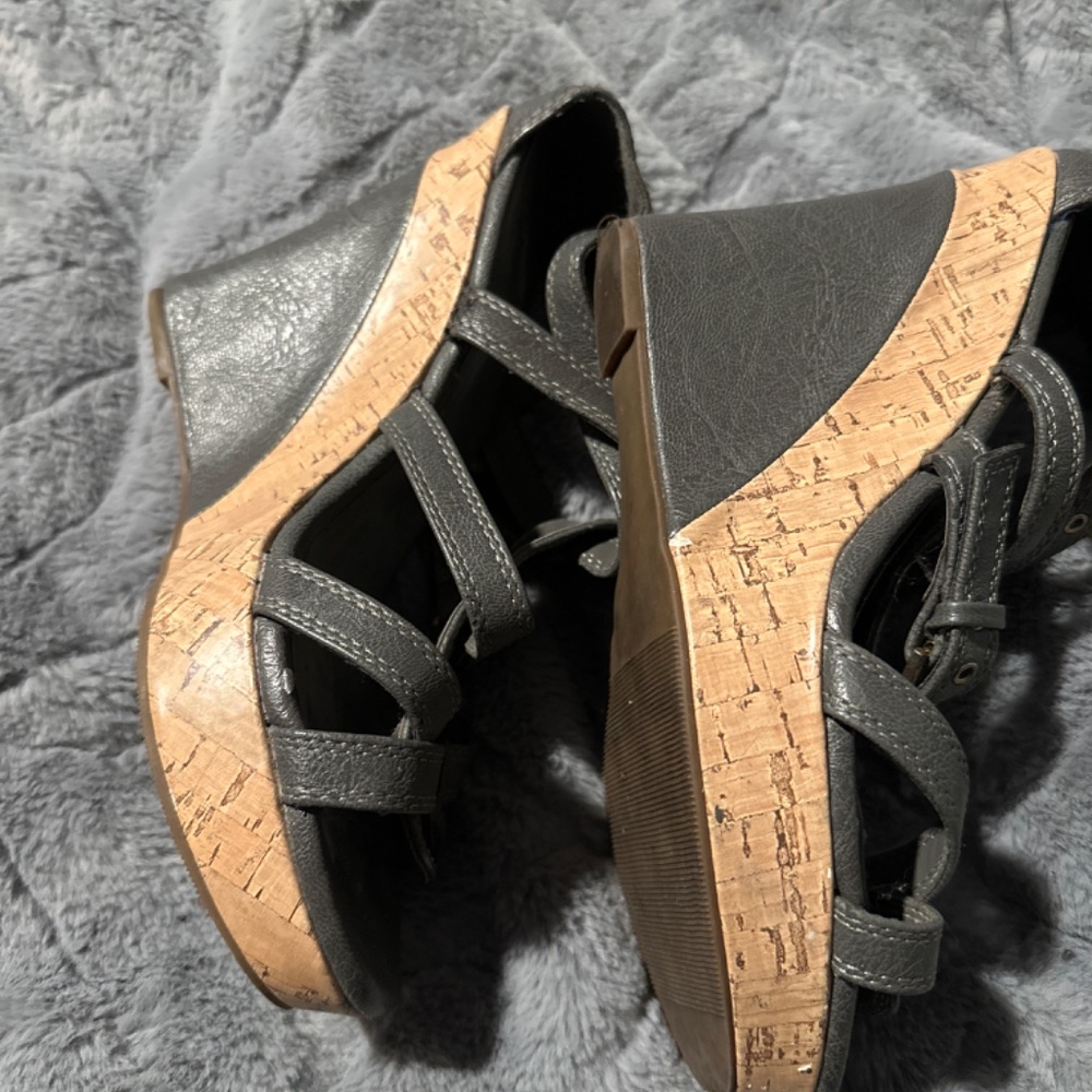 Shoes by Sbicca - Picture 6 of 6